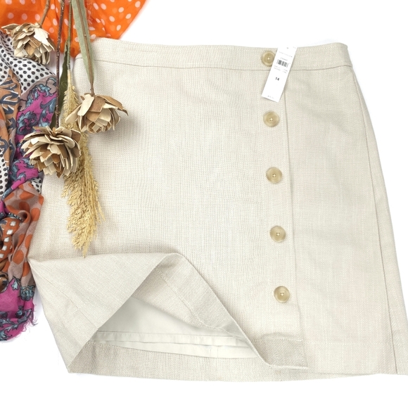 Ann Taylor Dresses & Skirts - New Ann Taylor Elegant Cream Button Skirt Sz 14